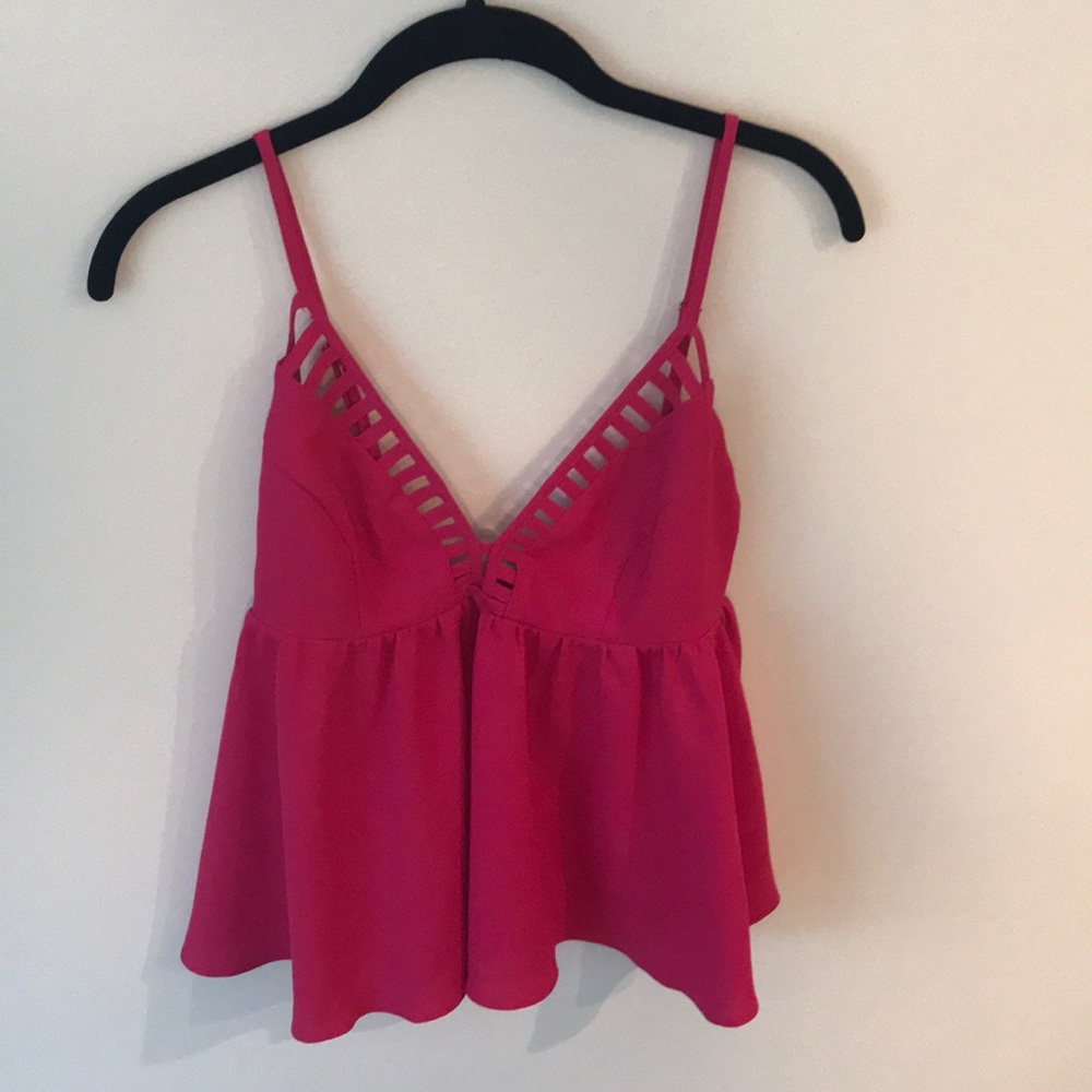 Summer tank with adjustable straps
